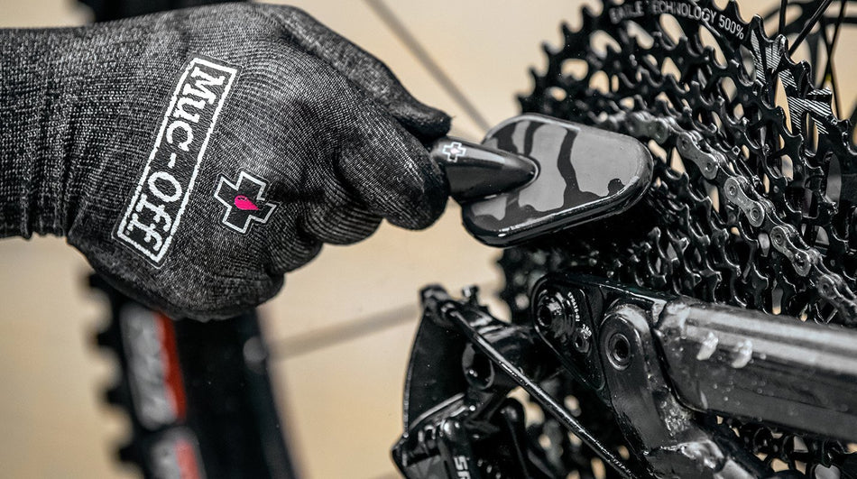 Hard bristle compact brush - MUC-OFF Detailing