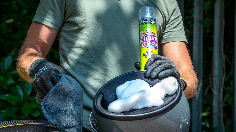 MUC-OFF Helmet Foam Fresh helmet cleaning foam - spray 400ml